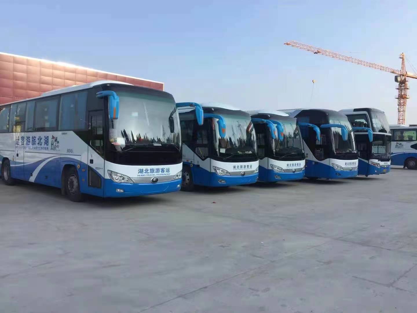 大巴车.jpg